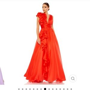 Mac Duggal RUFFLE DETAILED EVENING GOWN